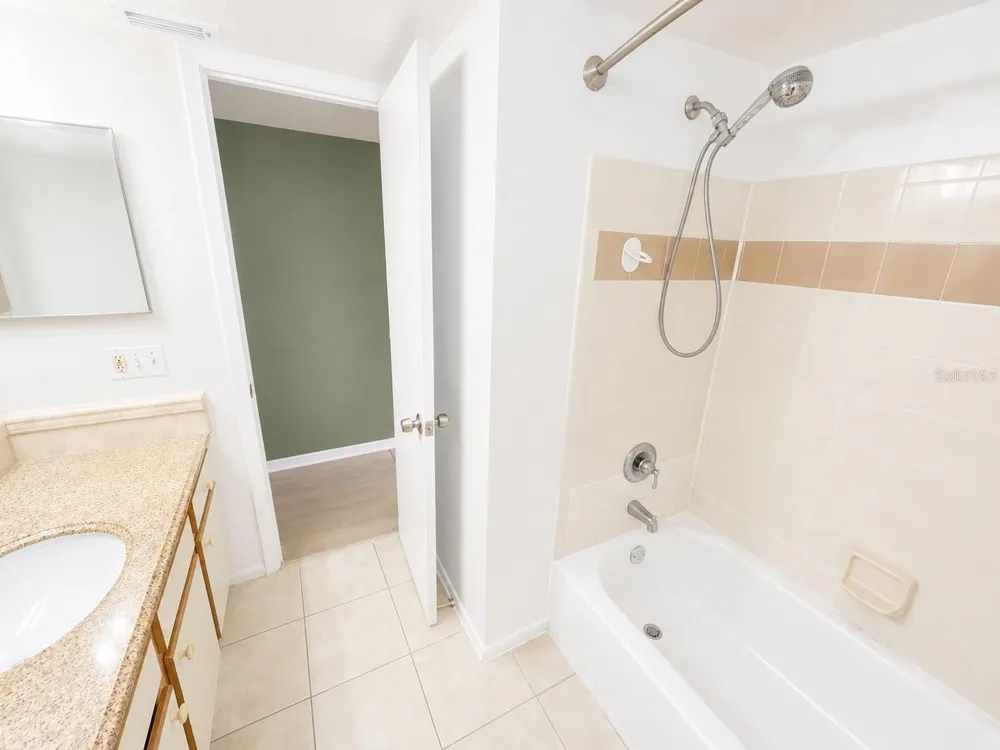 1908 LAKE ATRIUMS CIRCLE #9 Orlando, FL 32839