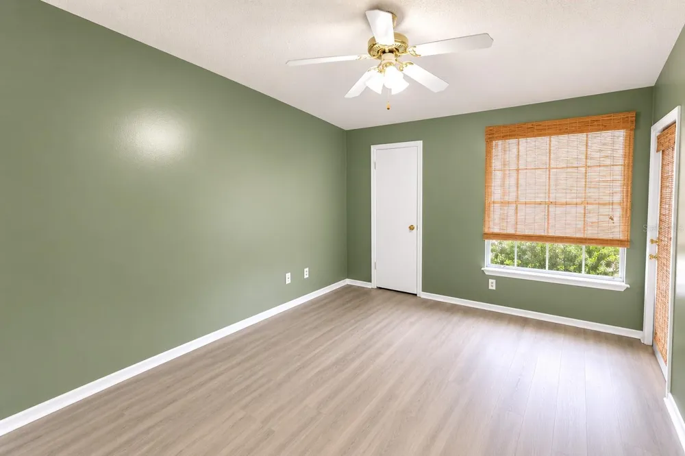 1908 LAKE ATRIUMS CIRCLE #9 Orlando, FL 32839