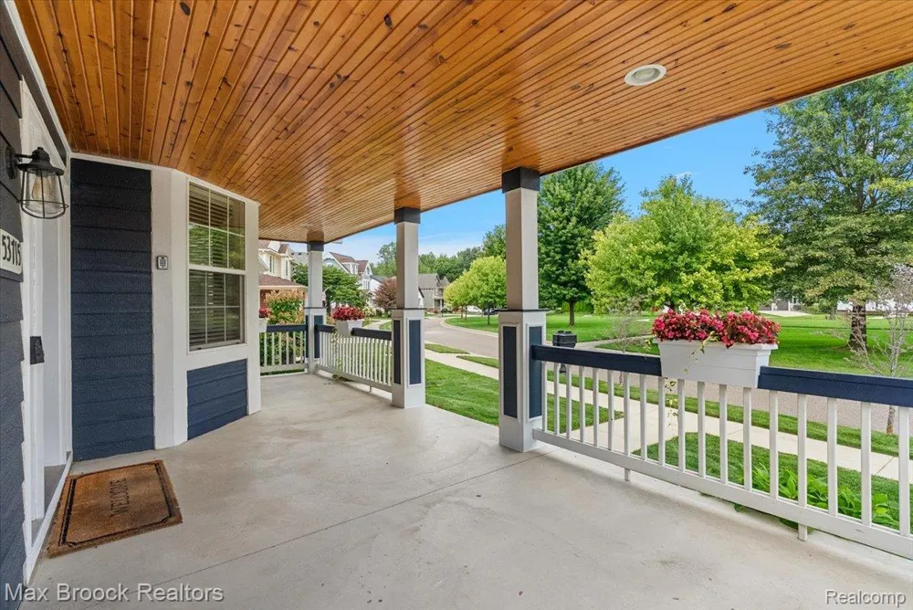 53715 Springdale Street Macomb Township, MI 48042