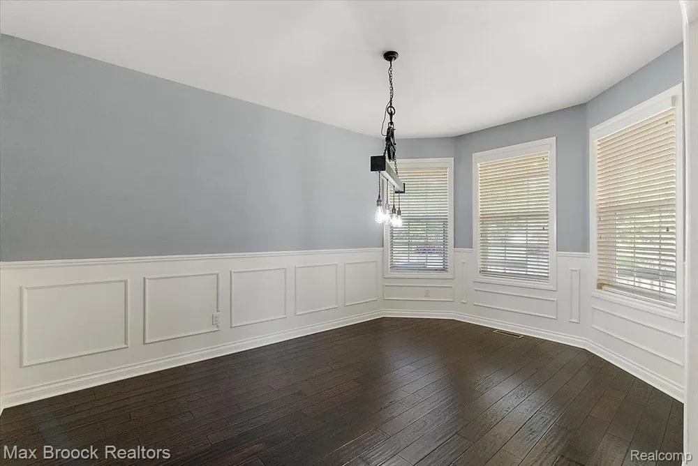 53715 Springdale Street Macomb Township, MI 48042