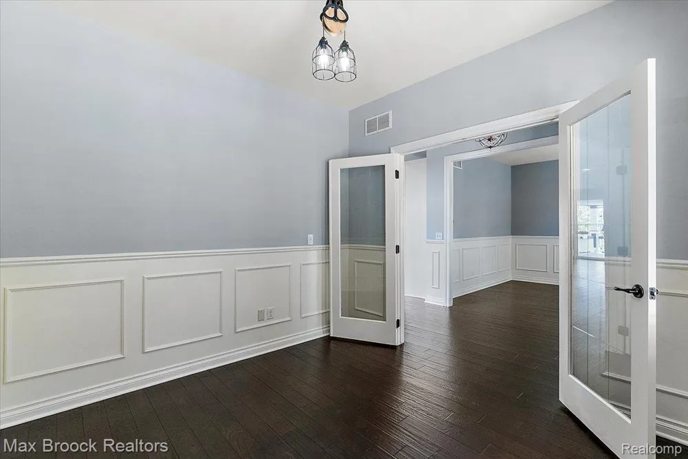 53715 Springdale Street Macomb Township, MI 48042
