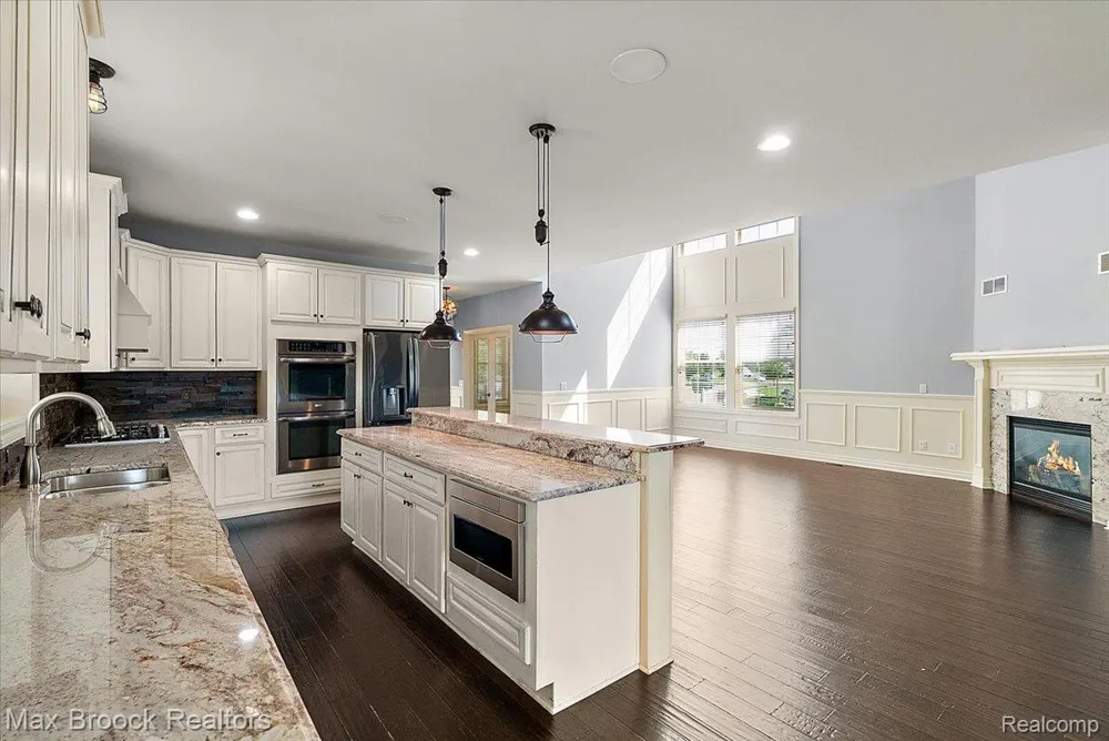 53715 Springdale Street Macomb Township, MI 48042