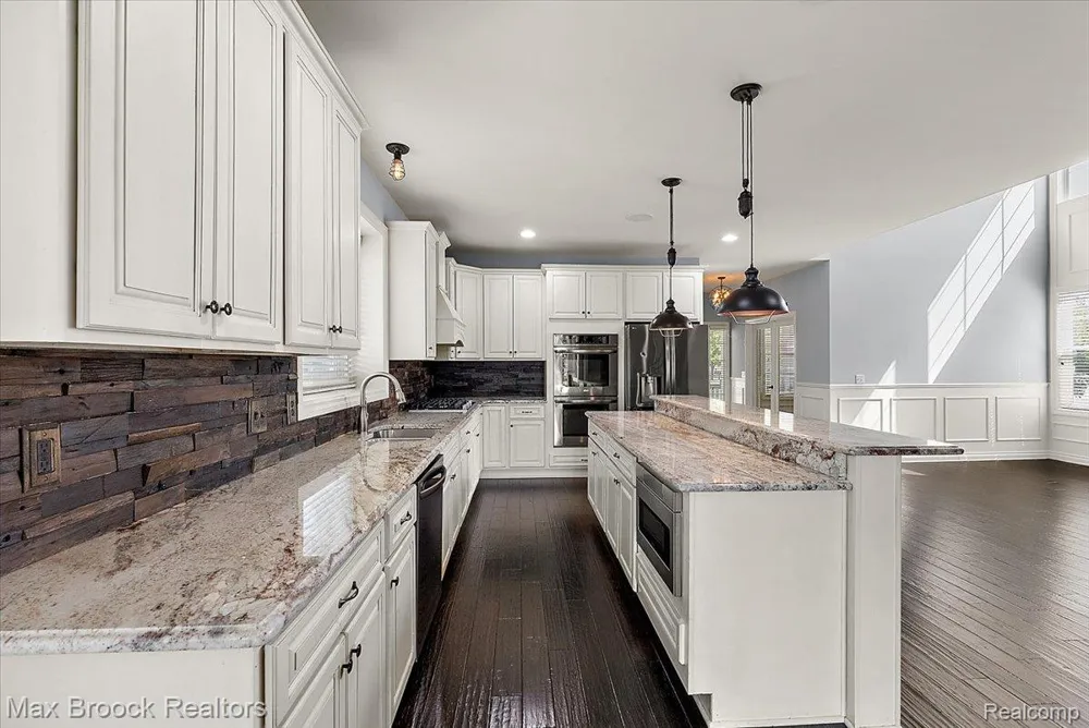 53715 Springdale Street Macomb Township, MI 48042
