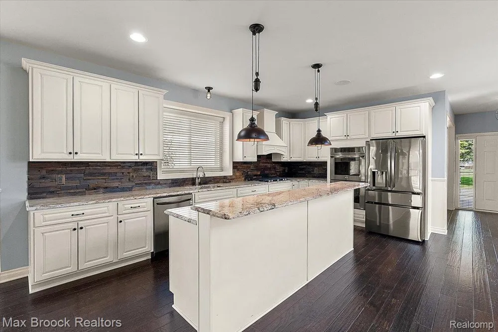 53715 Springdale Street Macomb Township, MI 48042