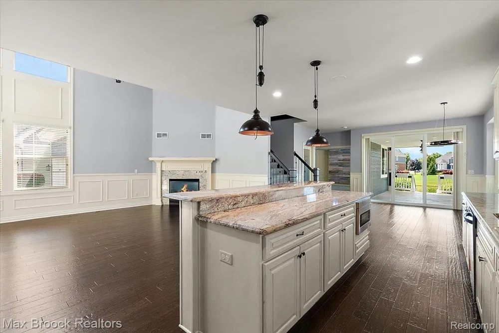 53715 Springdale Street Macomb Township, MI 48042