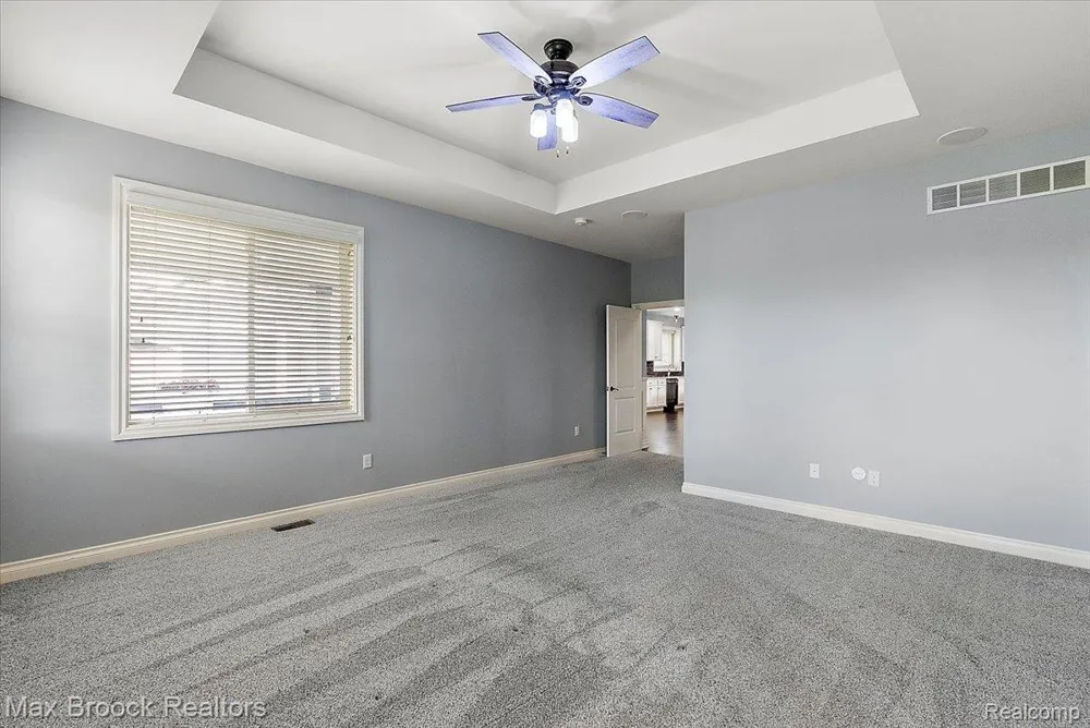 53715 Springdale Street Macomb Township, MI 48042