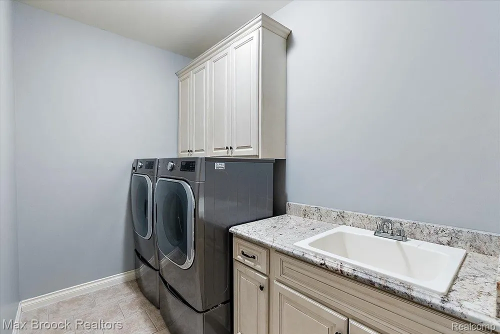 53715 Springdale Street Macomb Township, MI 48042