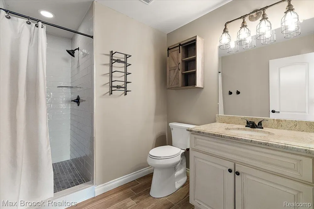 53715 Springdale Street Macomb Township, MI 48042