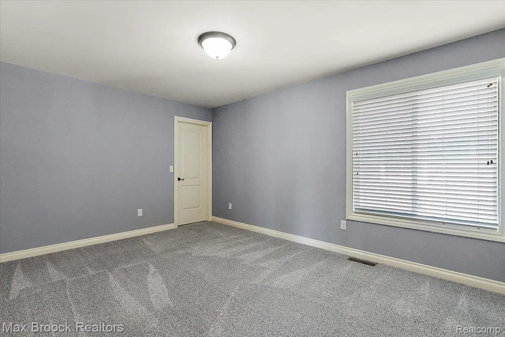 53715 Springdale Street Macomb Township, MI 48042