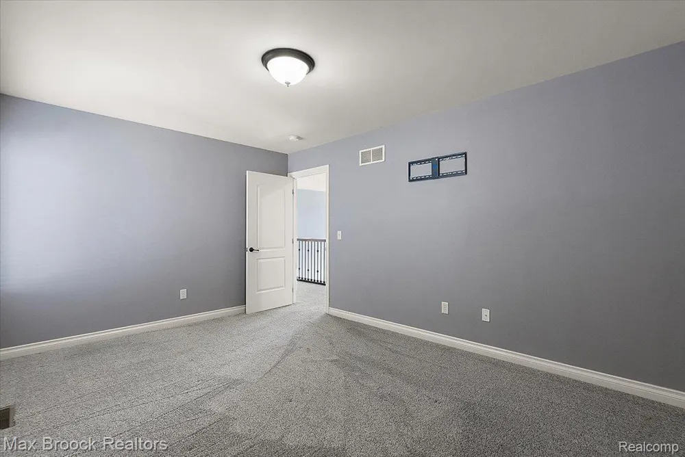 53715 Springdale Street Macomb Township, MI 48042