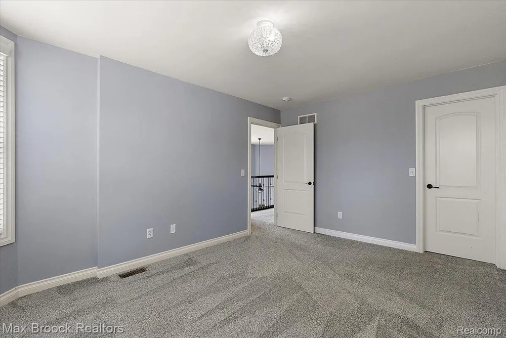 53715 Springdale Street Macomb Township, MI 48042