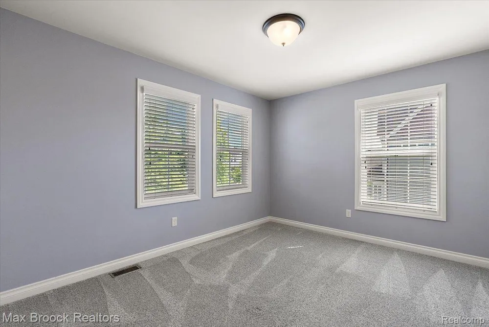 53715 Springdale Street Macomb Township, MI 48042