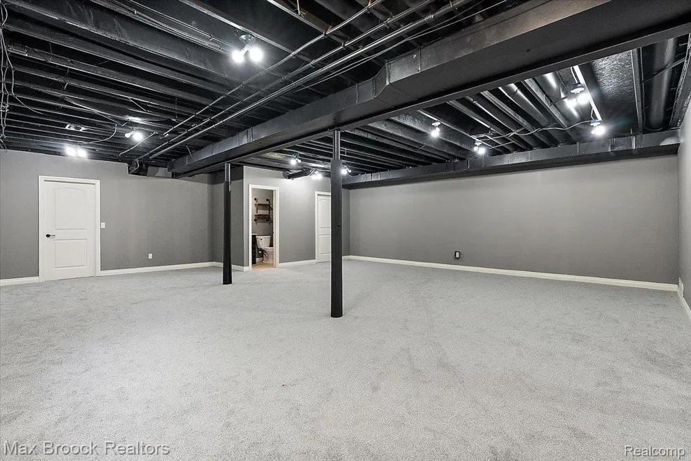53715 Springdale Street Macomb Township, MI 48042