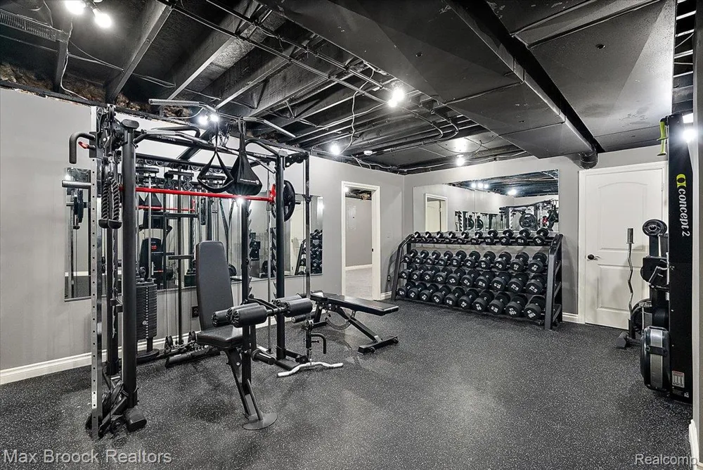 53715 Springdale Street Macomb Township, MI 48042
