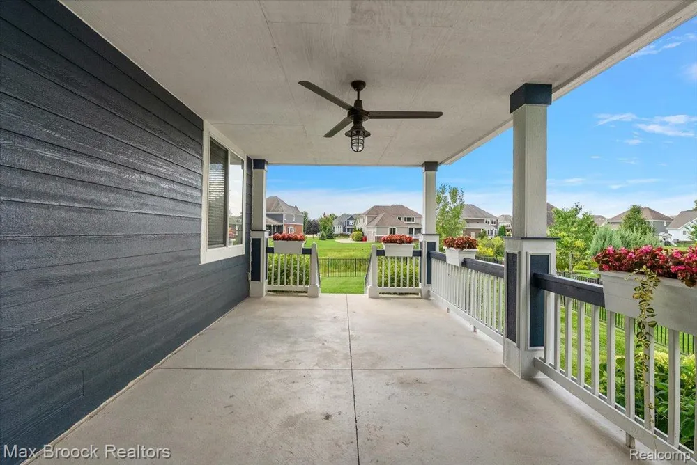 53715 Springdale Street Macomb Township, MI 48042