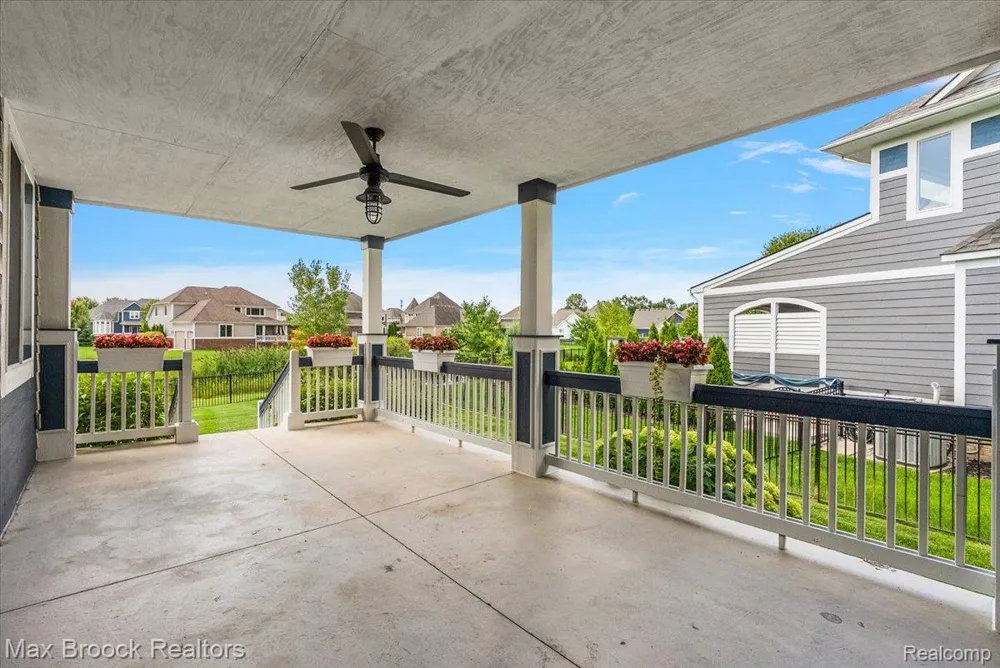 53715 Springdale Street Macomb Township, MI 48042