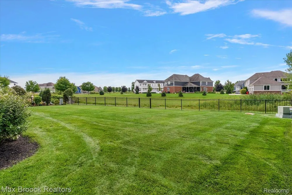 53715 Springdale Street Macomb Township, MI 48042