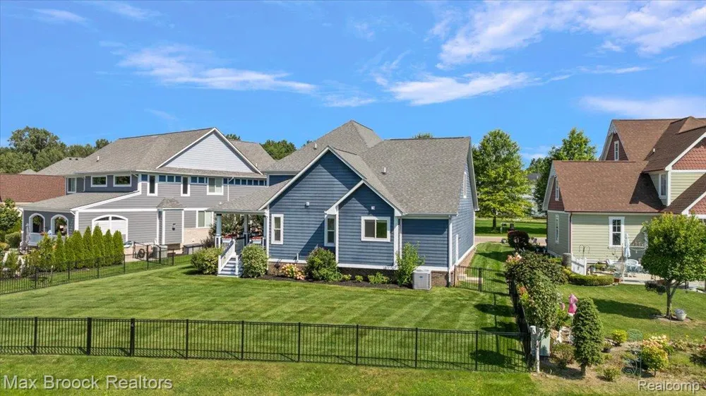 53715 Springdale Street Macomb Township, MI 48042