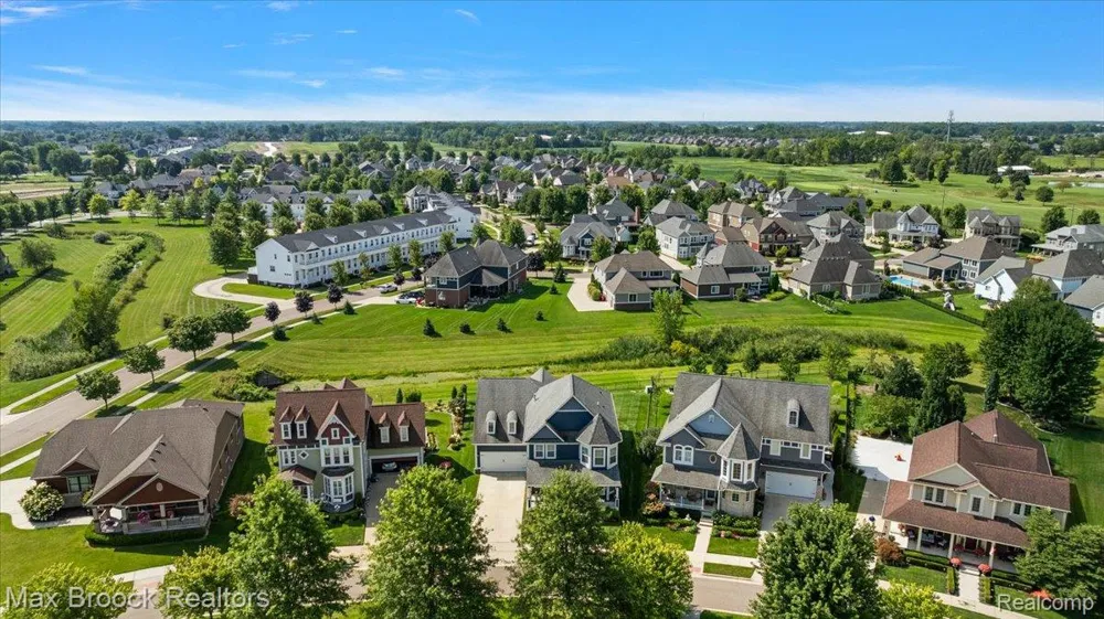 53715 Springdale Street Macomb Township, MI 48042