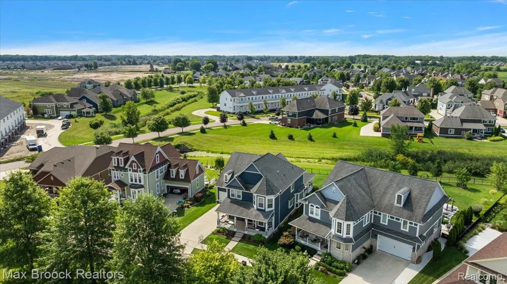 53715 Springdale Street Macomb Township, MI 48042