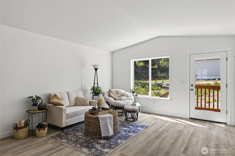 6884 Helena Street Clinton, WA 98236