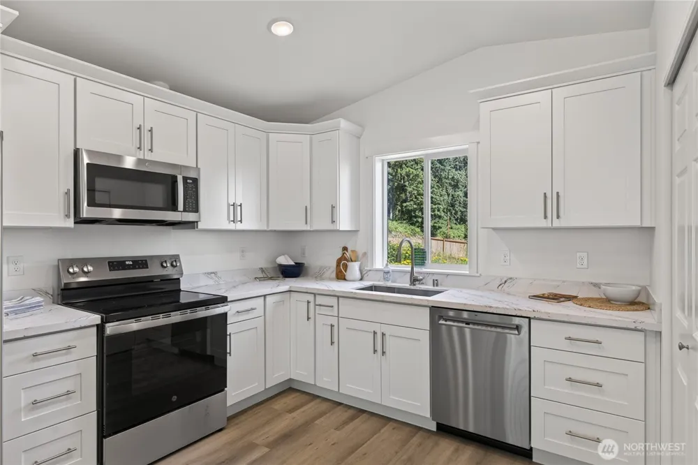 6884 Helena Street Clinton, WA 98236