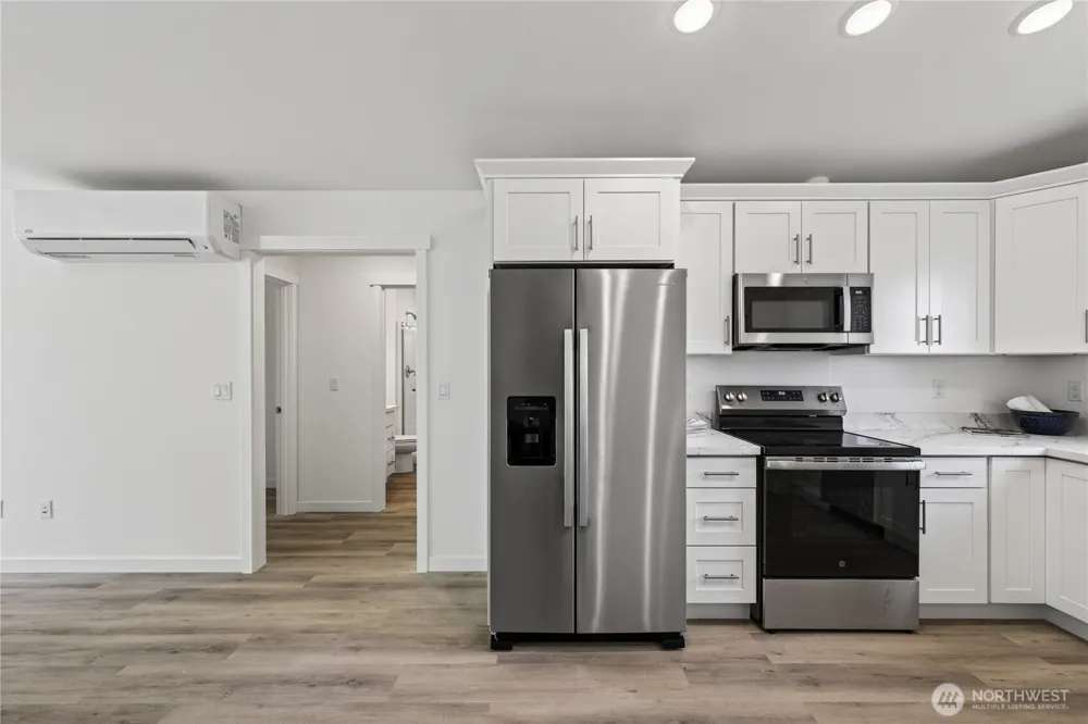 6884 Helena Street Clinton, WA 98236