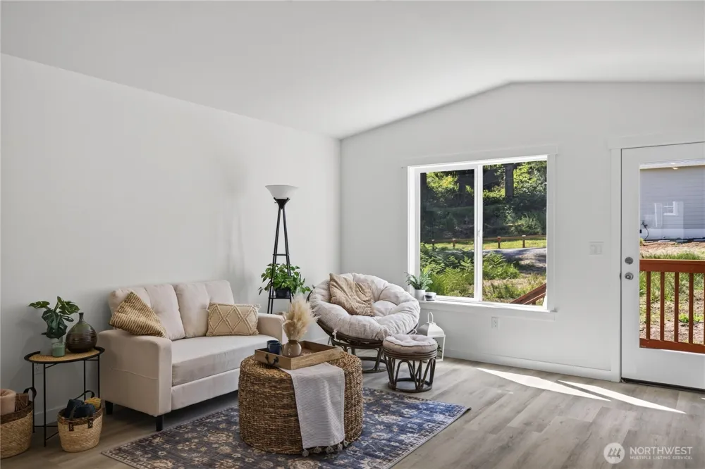 6884 Helena Street Clinton, WA 98236