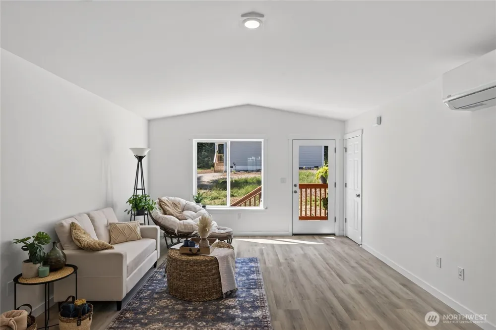 6884 Helena Street Clinton, WA 98236