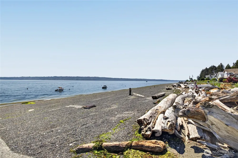6884 Helena Street Clinton, WA 98236