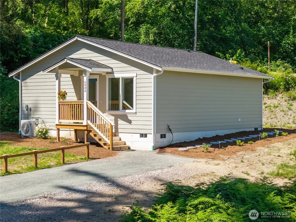 6888 Helena Street Clinton, WA 98236