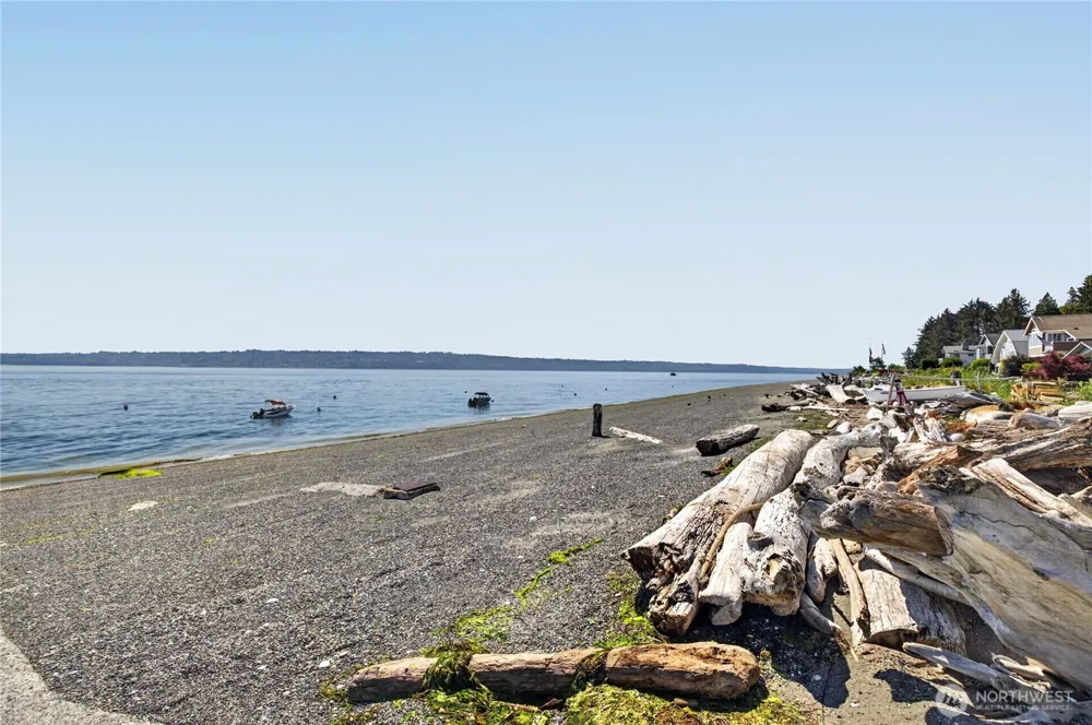 6888 Helena Street Clinton, WA 98236