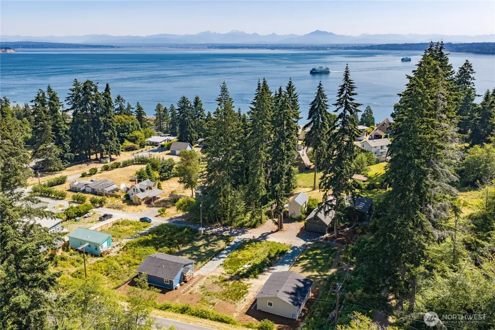 6888 Helena Street Clinton, WA 98236