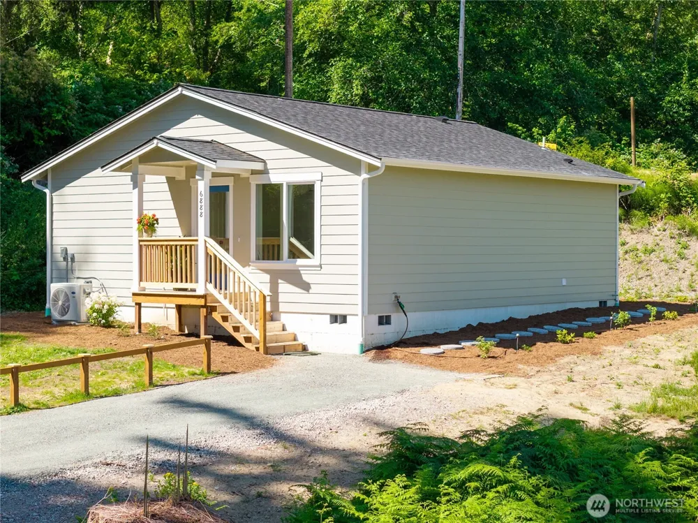 6888 Helena Street Clinton, WA 98236
