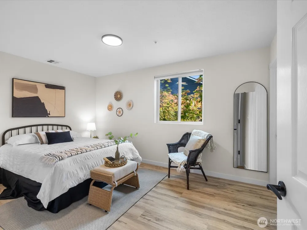 1318 37th Street #1202 Everett, WA 98201