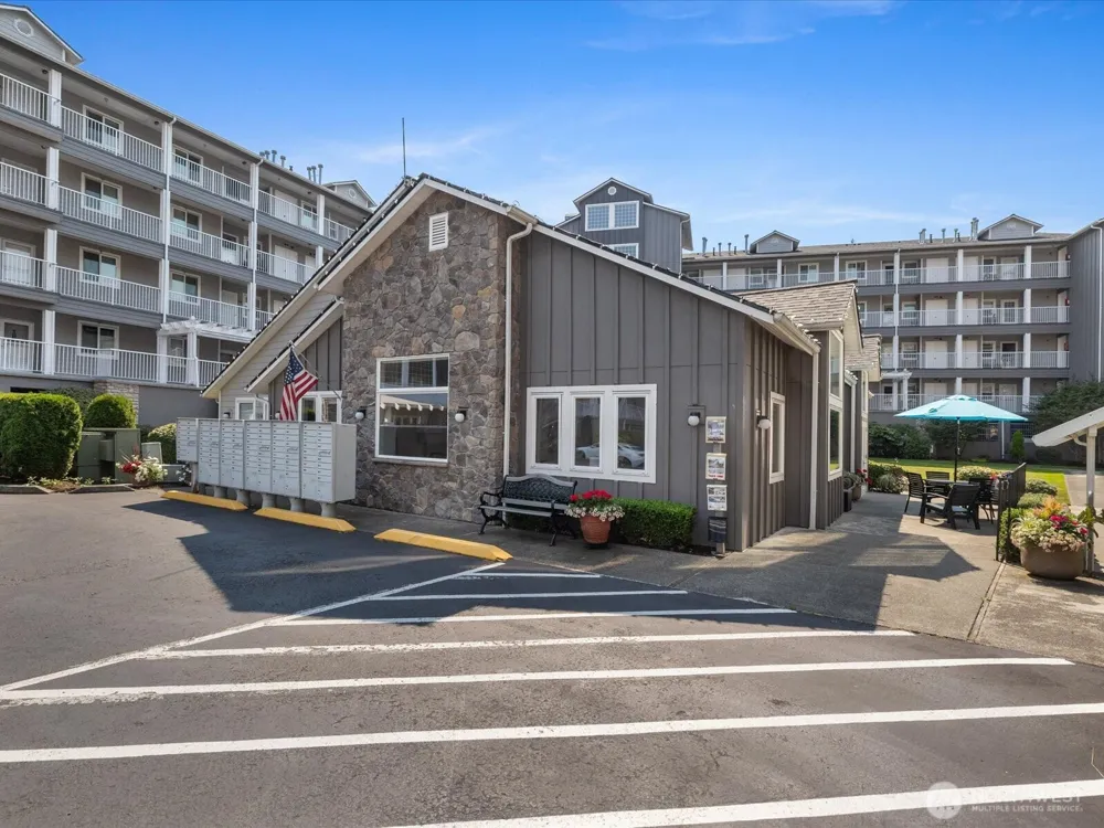 1318 37th Street #1202 Everett, WA 98201