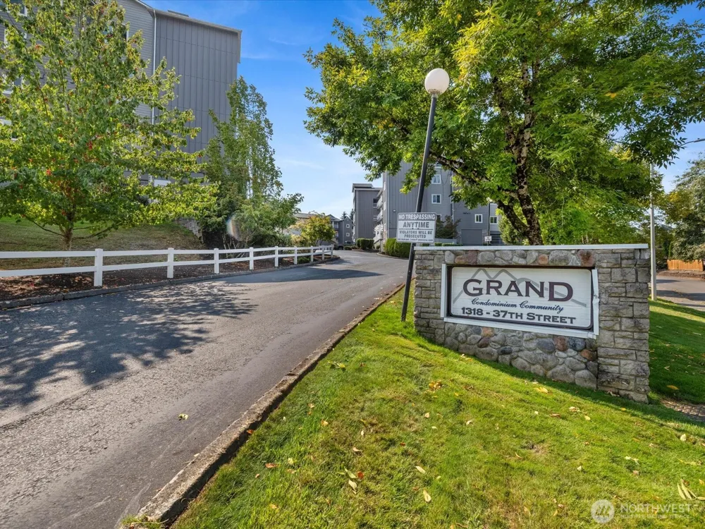 1318 37th Street #1202 Everett, WA 98201