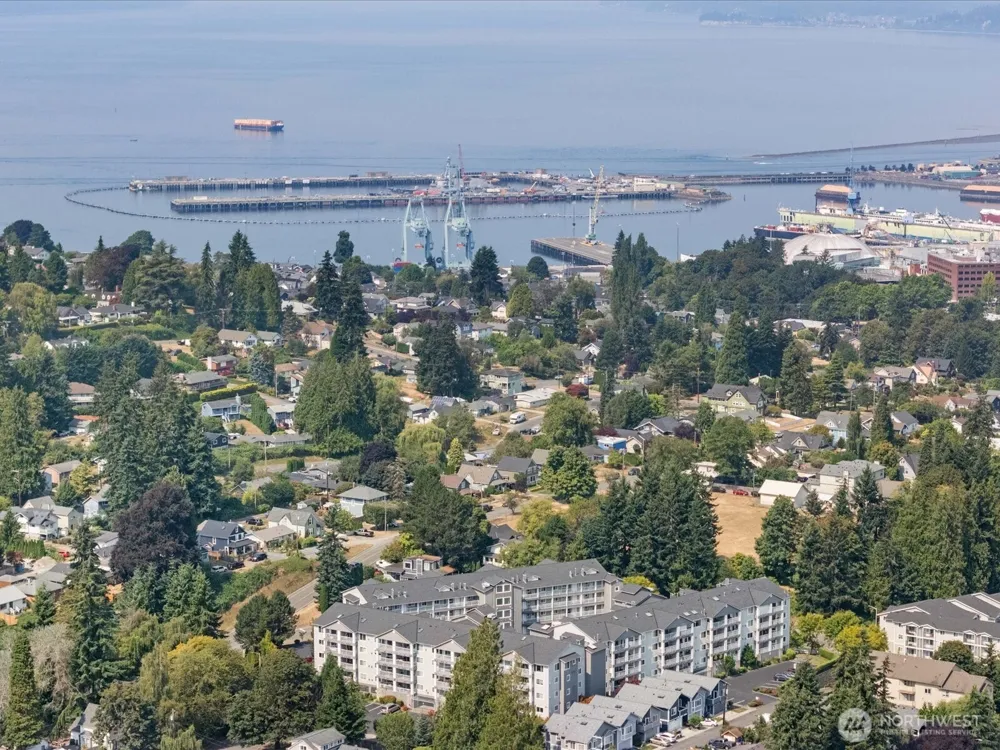 1318 37th Street #1202 Everett, WA 98201