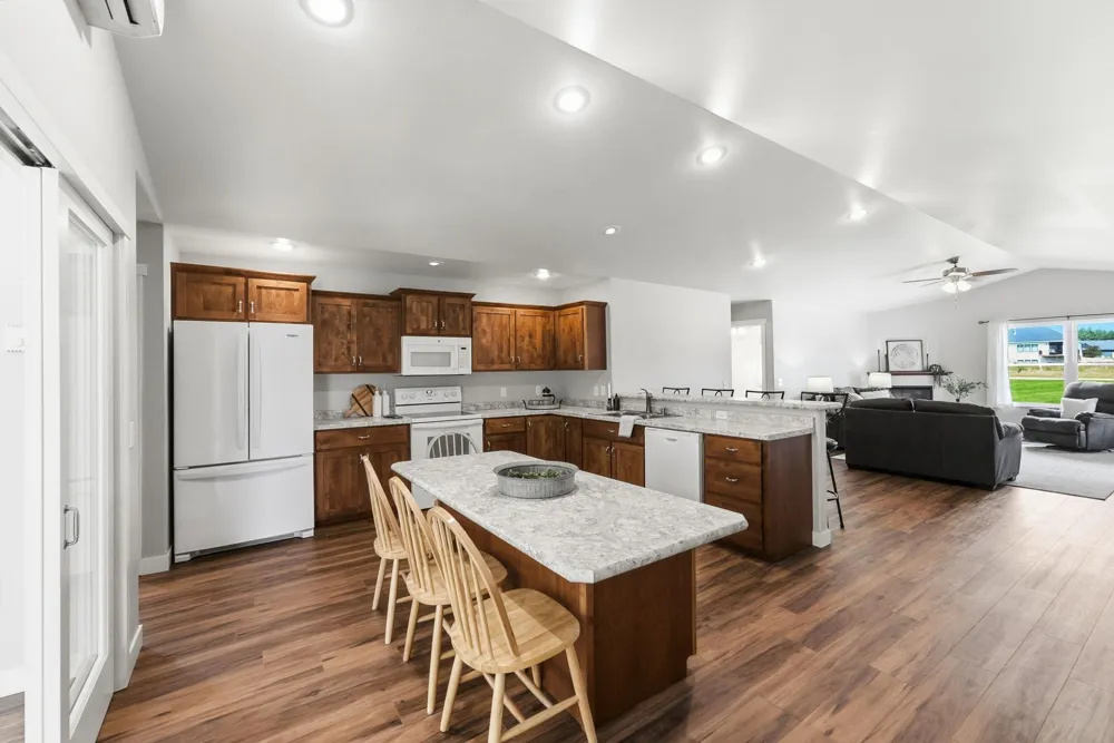 357 Old Glory Drive NE Alexandria, MN 56308