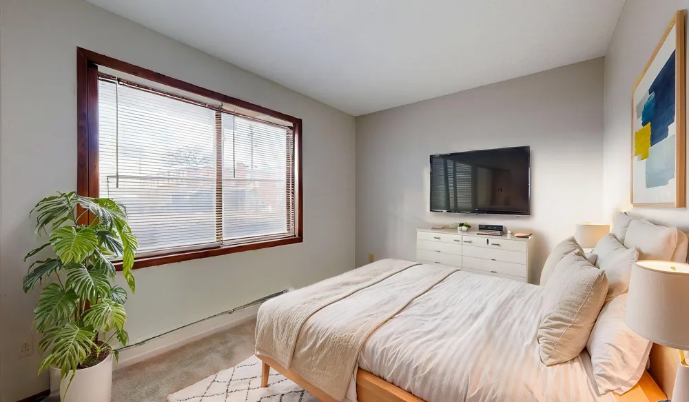 924 21st Avenue S Minneapolis, MN 55404