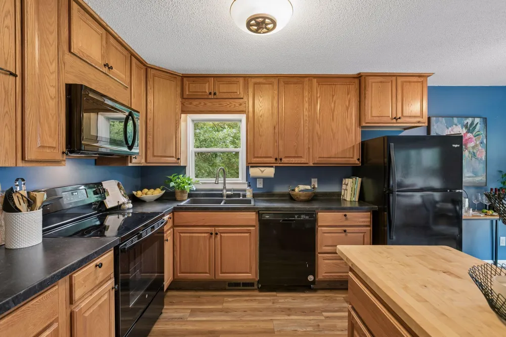 2146 202nd Avenue NW Oak Grove, MN 55011