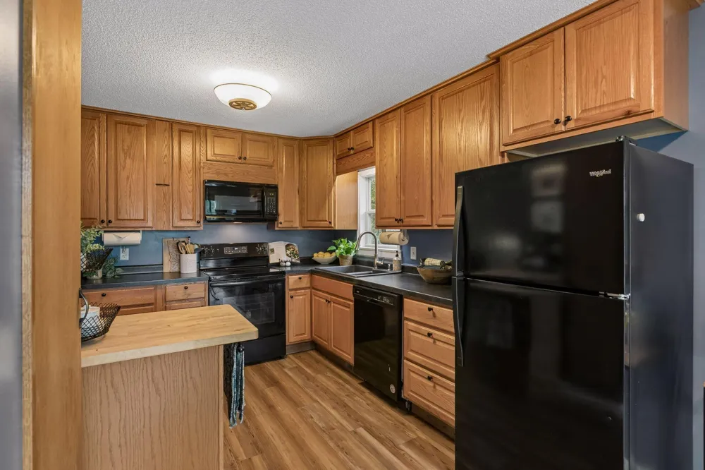 2146 202nd Avenue NW Oak Grove, MN 55011