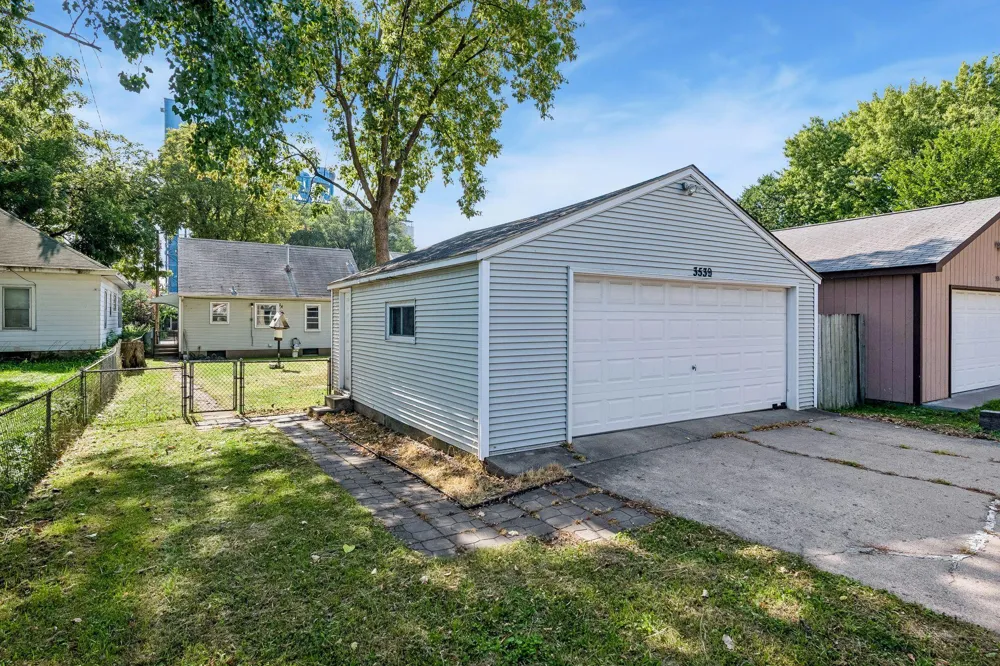 3539 Snelling Avenue Minneapolis, MN 55406