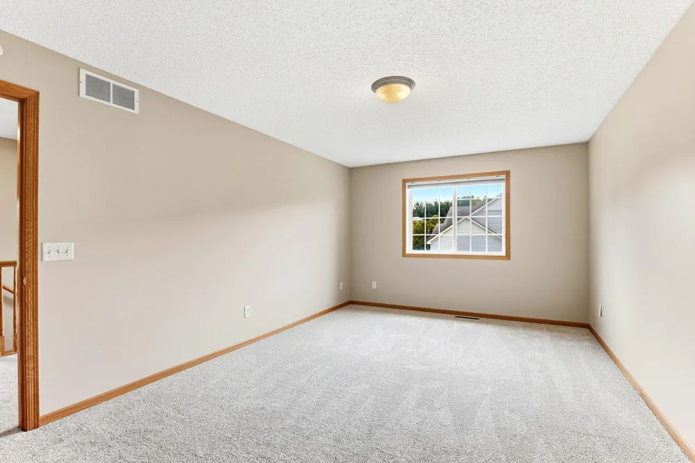 6784 Pine Crest Trail S Cottage Grove, MN 55016