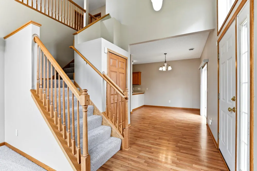 6784 Pine Crest Trail S Cottage Grove, MN 55016