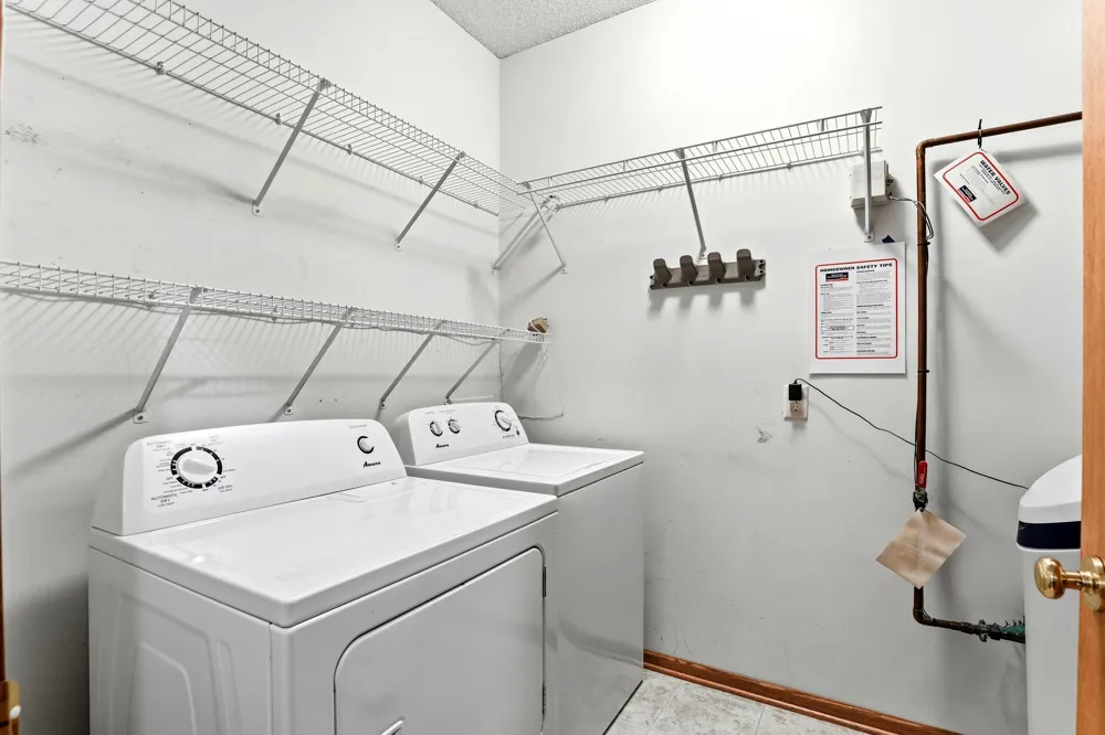 6784 Pine Crest Trail S Cottage Grove, MN 55016