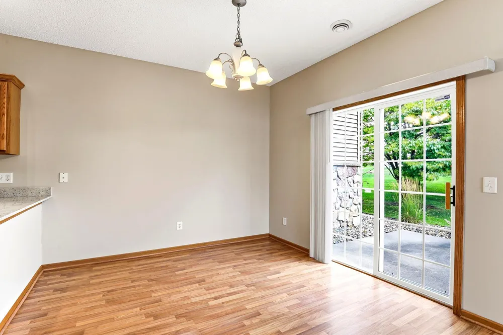 6784 Pine Crest Trail S Cottage Grove, MN 55016