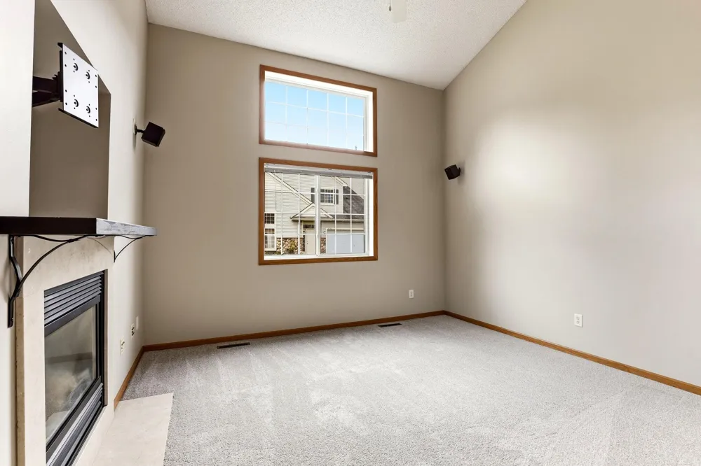 6784 Pine Crest Trail S Cottage Grove, MN 55016