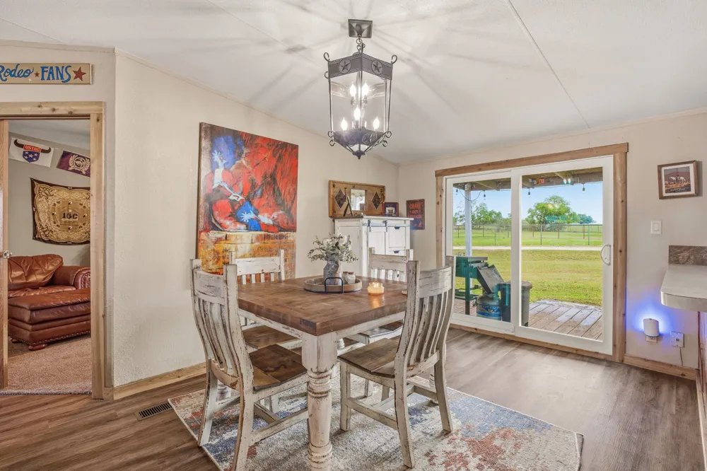 11555 US Highway 377 Stephenville, TX 76401