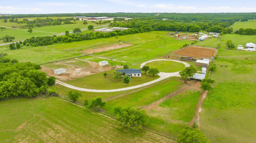 11555 US Highway 377 Stephenville, TX 76401